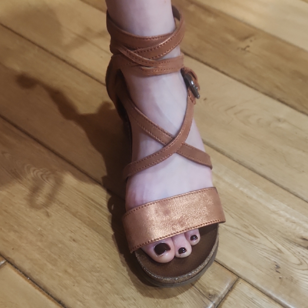 Miz Mooz Tan Strappy Sandals - Picture 5 of 7